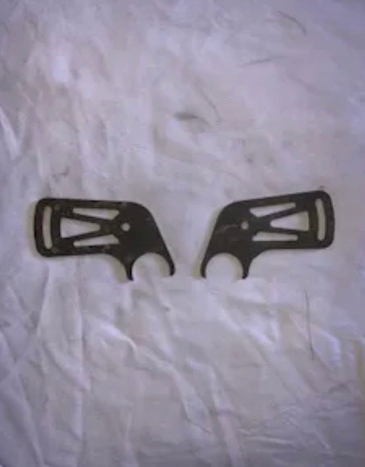 Light mounts for BajaDesigns bar with notch
